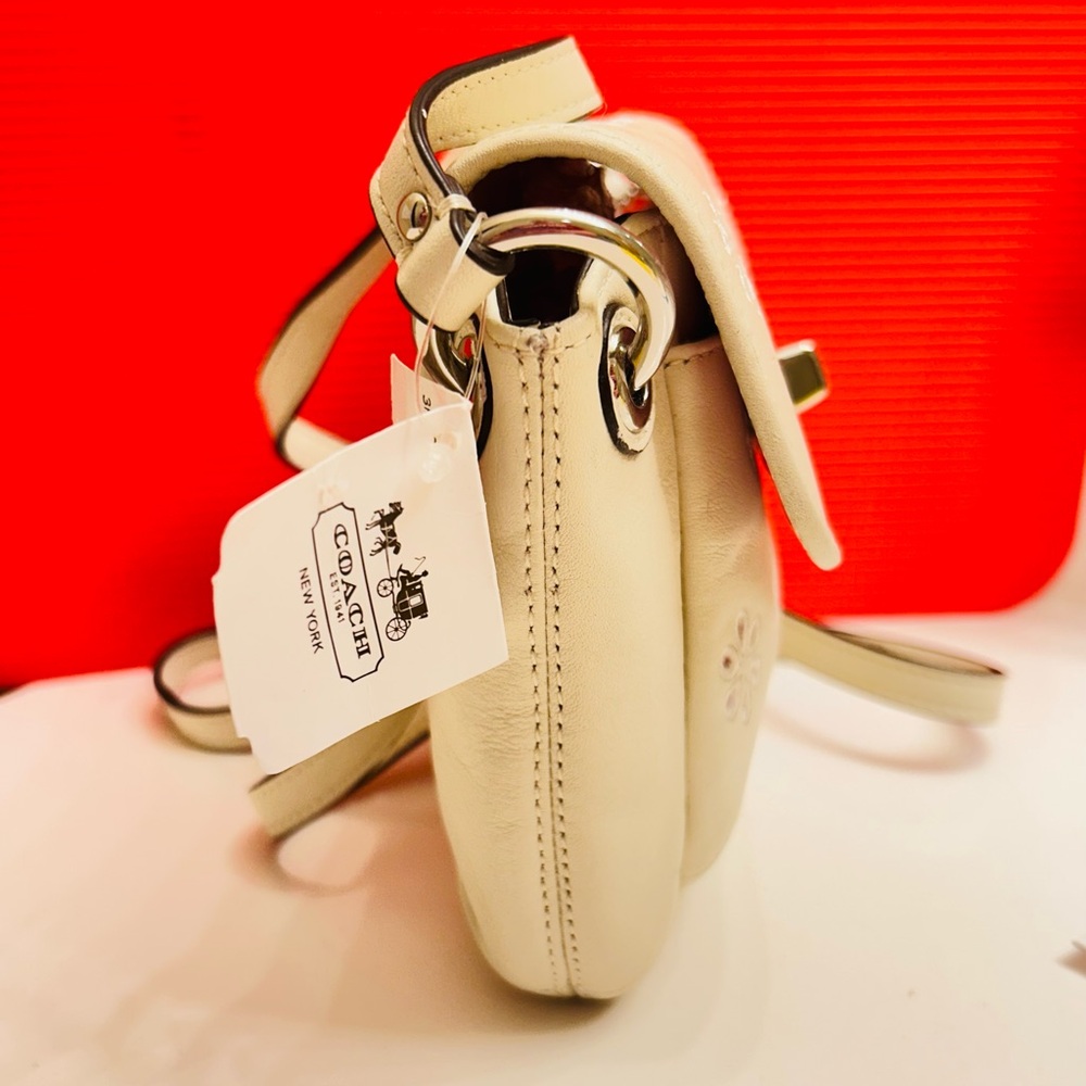 💰SOLD💰Coach Tea Flower Small Crossbody - Picture 4 of 13
